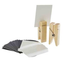 Kartenhalter KLAMMER • Holz naturfarben Wäscheklammer L 40 mm x 25 mm H 100 mm Produktbild