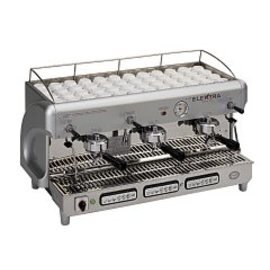 Espressomaschine 3 EXTRAMAXI , Modell Modern, 3 Brühgruppen,  Perlsilber, vollautomatisch Produktbild