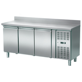 Kühltisch Serie 700 307 ltr | 3 Volltüren | Aufkantung Produktbild